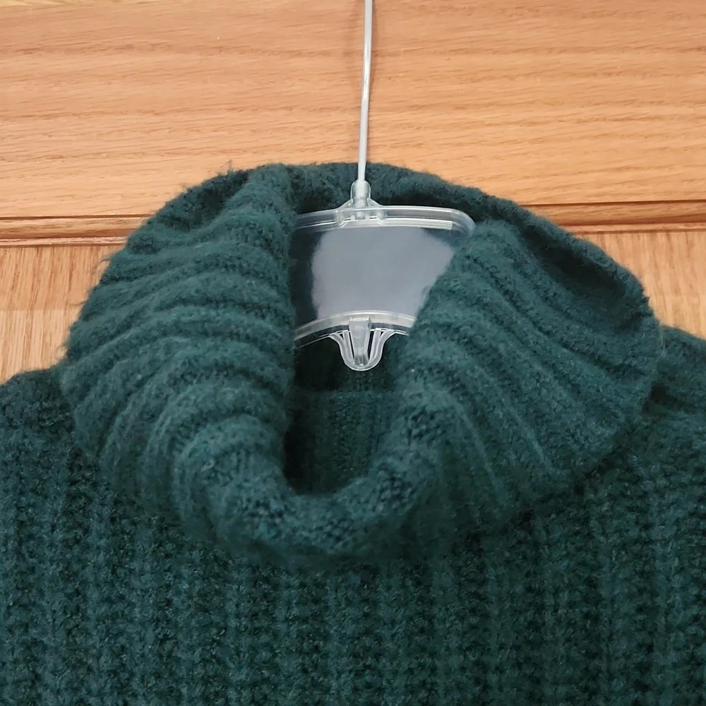 Splendid, oversized,  knit, sweater size Medium - Picture 4 of 9